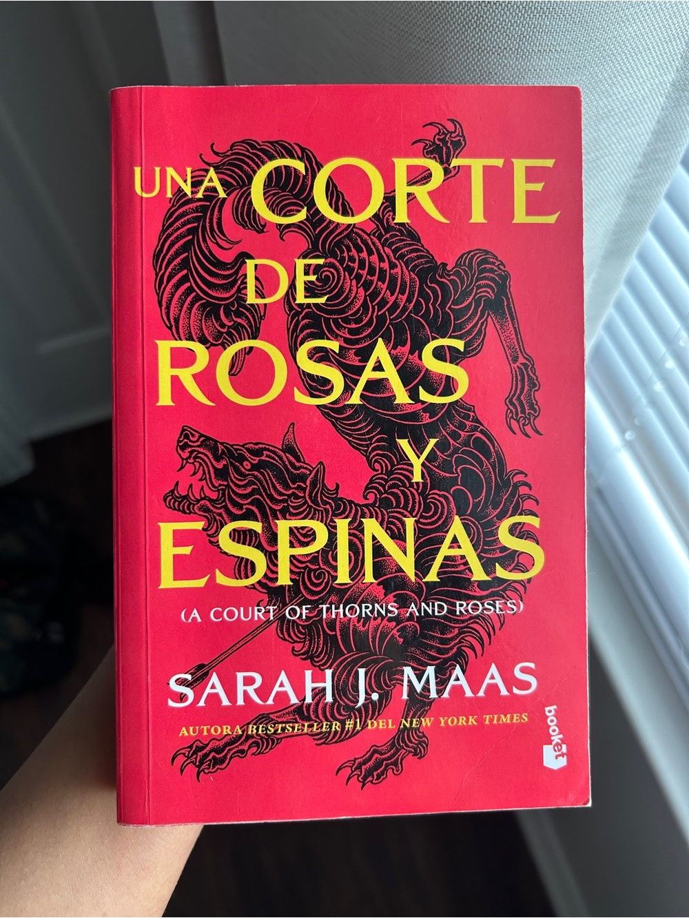 Una Corte de Rosas y Espinas Sarah J Maas Spanish ACOTAR Book